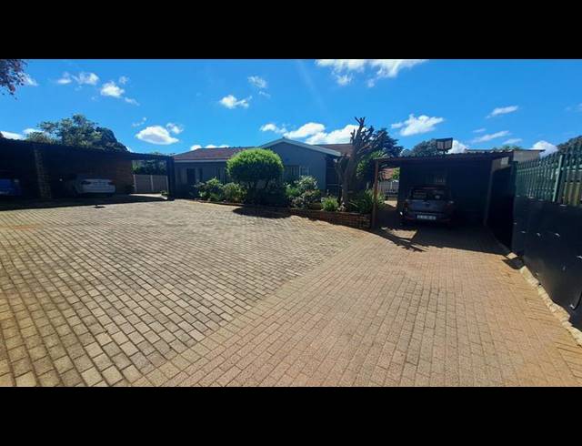4 BEDROOM HOUSE FOR SALE IN VAN DYK PARK